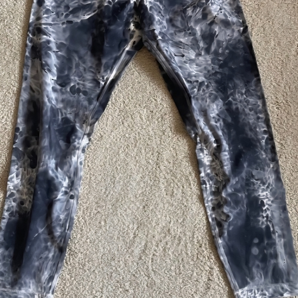 Lululemon Wunder Under HR Tight 25" Gray and White Tie-Dye Leggings, 12 - Picture 4 of 6